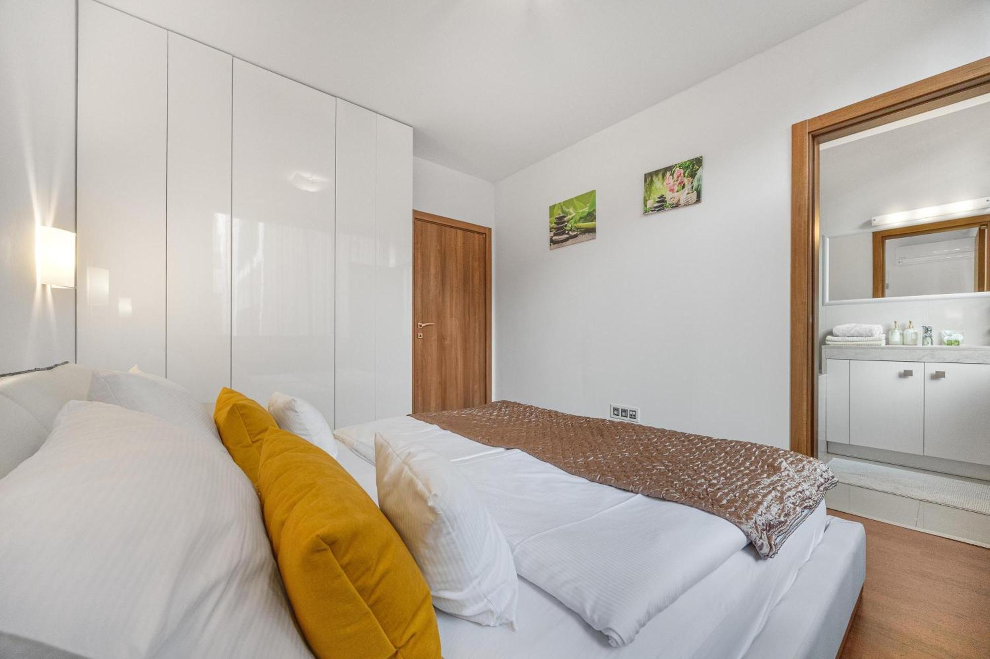 Revon Business Apartment 50 Dunajska Bratislava Exterior foto
